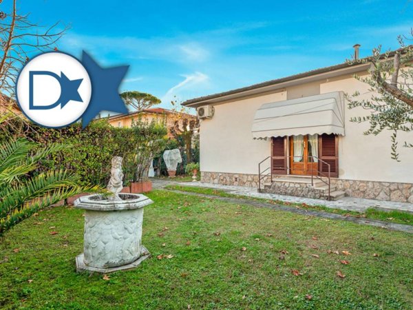 casa indipendente in vendita a Forte dei Marmi