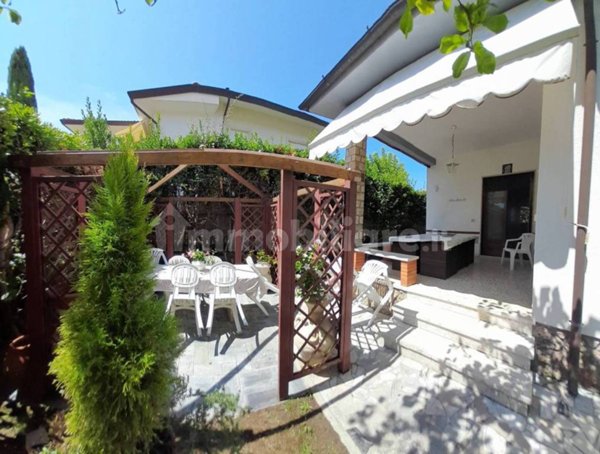 casa indipendente in vendita a Forte dei Marmi
