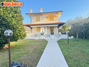casa indipendente in vendita a Forte dei Marmi