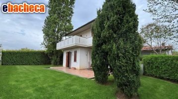 casa indipendente in vendita a Forte dei Marmi