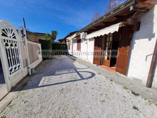casa indipendente in vendita a Forte dei Marmi