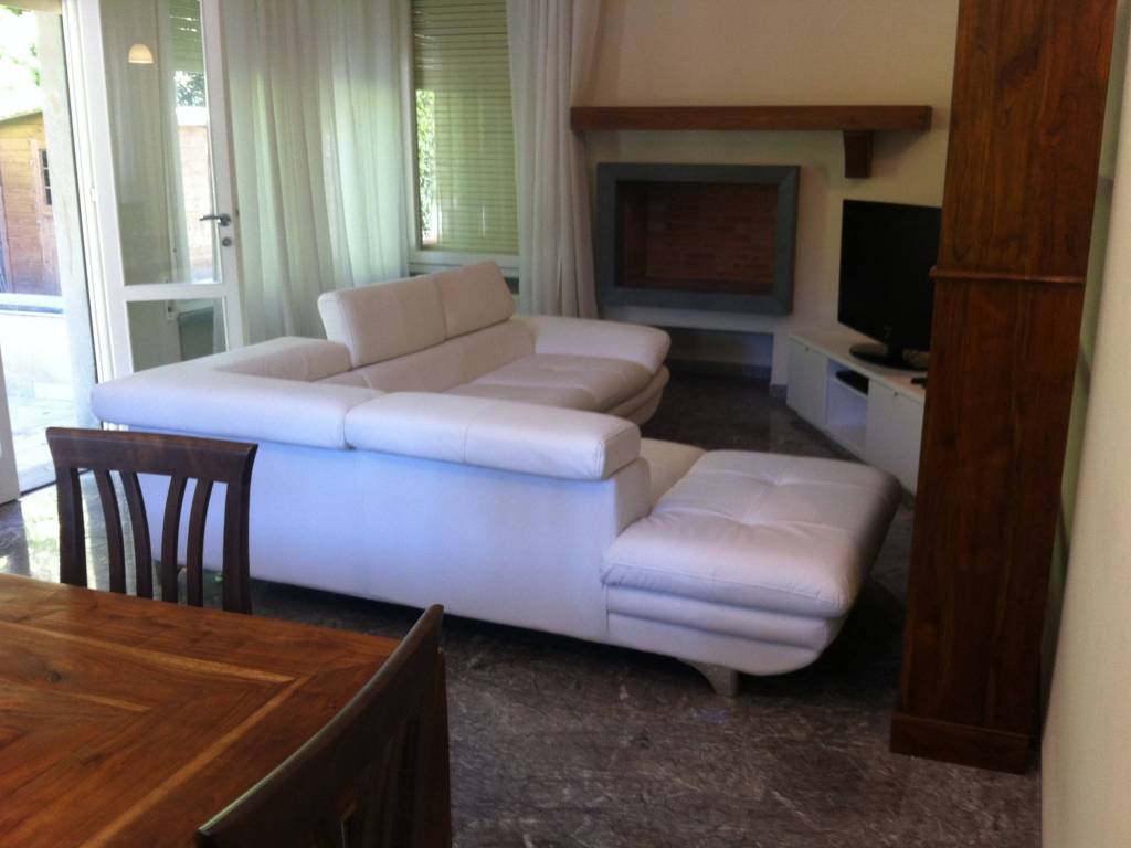 casa indipendente in vendita a Forte dei Marmi in zona Roma Imperiale