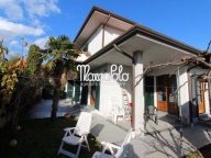 casa indipendente in vendita a Forte dei Marmi in zona Vittoria Apuana
