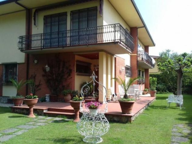 casa indipendente in vendita a Forte dei Marmi