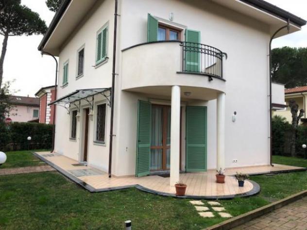 casa indipendente in vendita a Forte dei Marmi