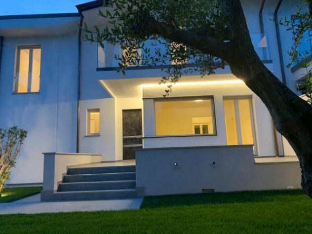 casa indipendente in vendita a Forte dei Marmi