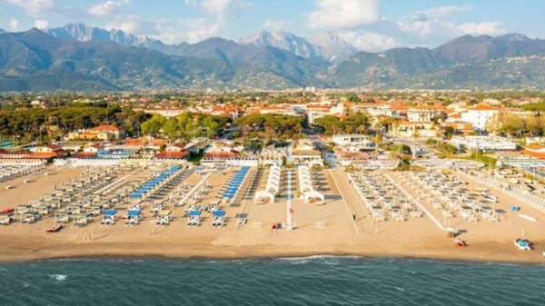 casa indipendente in vendita a Forte dei Marmi