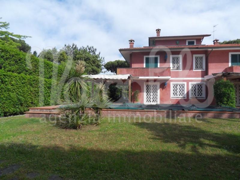casa indipendente in vendita a Forte dei Marmi in zona Roma Imperiale
