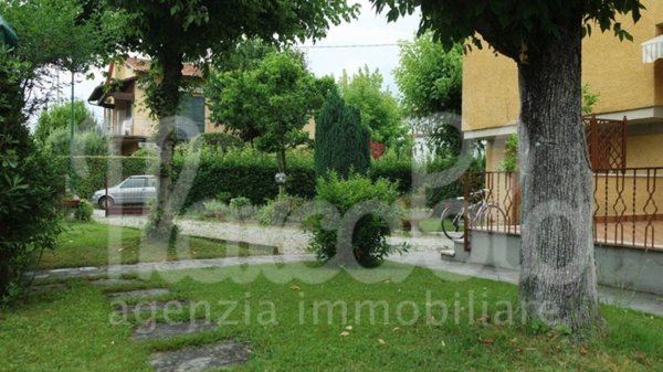 casa indipendente in vendita a Forte dei Marmi