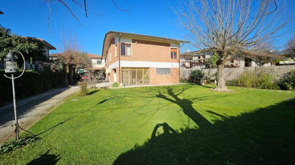 casa indipendente in vendita a Forte dei Marmi