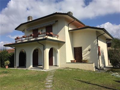 casa indipendente in vendita a Forte dei Marmi