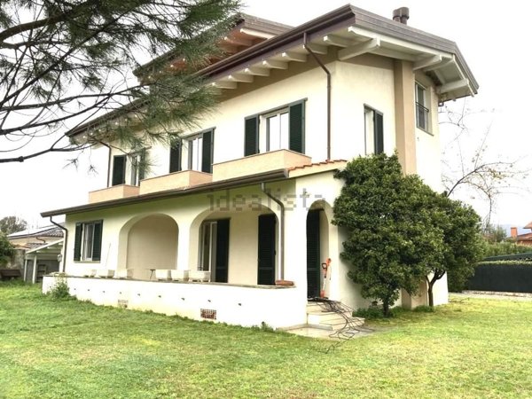 casa indipendente in vendita a Forte dei Marmi