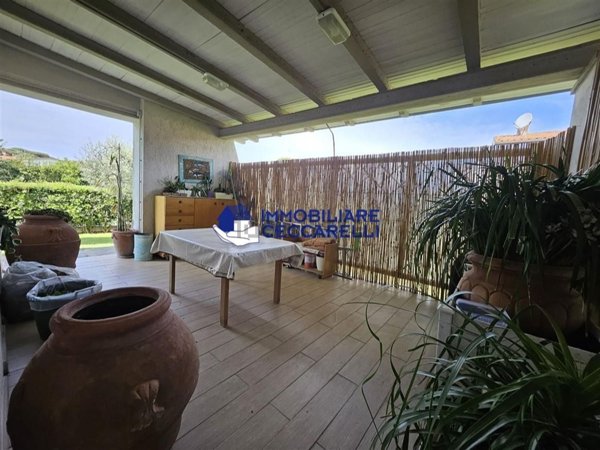 casa indipendente in vendita a Forte dei Marmi in zona Vittoria Apuana