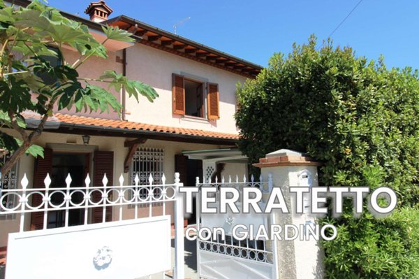 casa indipendente in vendita a Forte dei Marmi