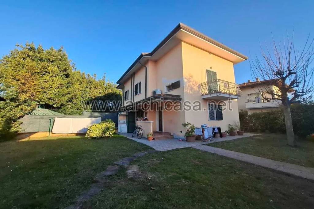 casa indipendente in vendita a Forte dei Marmi