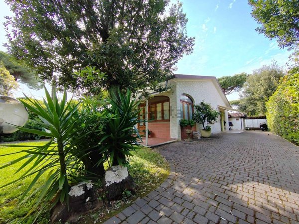 casa indipendente in vendita a Forte dei Marmi