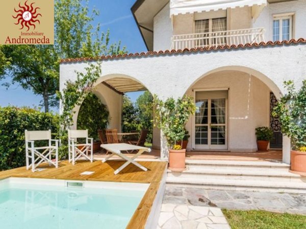 casa indipendente in vendita a Forte dei Marmi