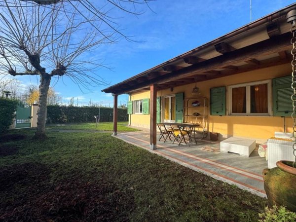 casa indipendente in vendita a Forte dei Marmi