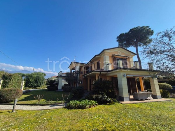 casa indipendente in vendita a Forte dei Marmi