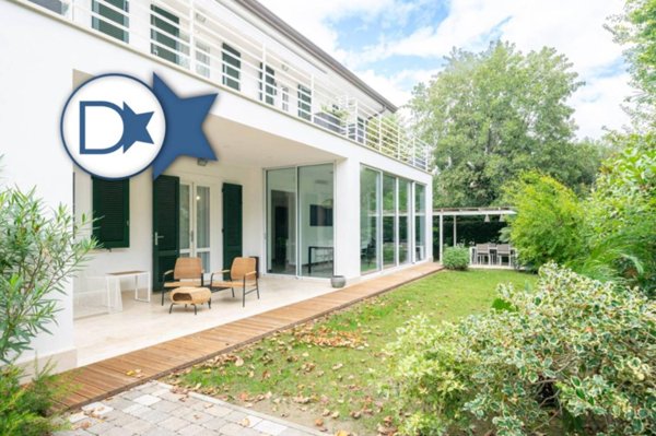 casa indipendente in vendita a Forte dei Marmi