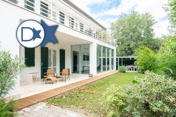 casa indipendente in vendita a Forte dei Marmi