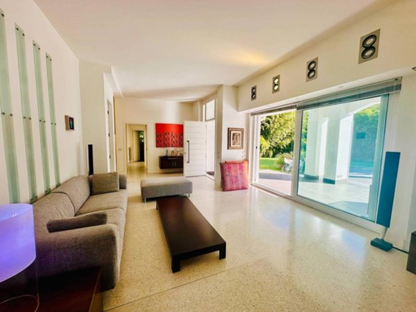 casa indipendente in vendita a Forte dei Marmi
