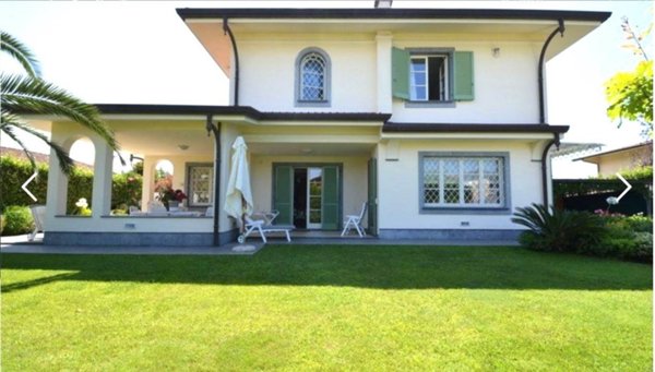 casa indipendente in vendita a Forte dei Marmi