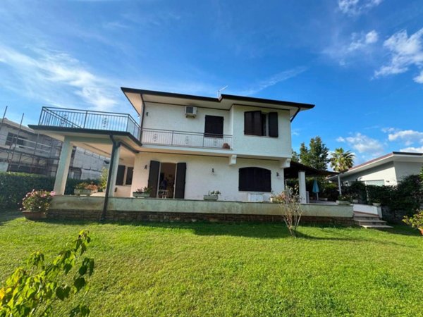 casa indipendente in vendita a Forte dei Marmi