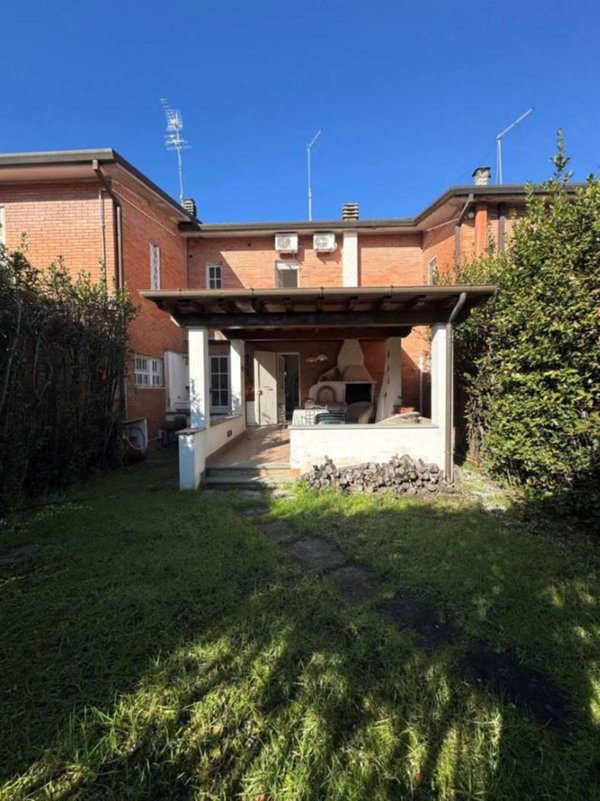 casa indipendente in vendita a Forte dei Marmi