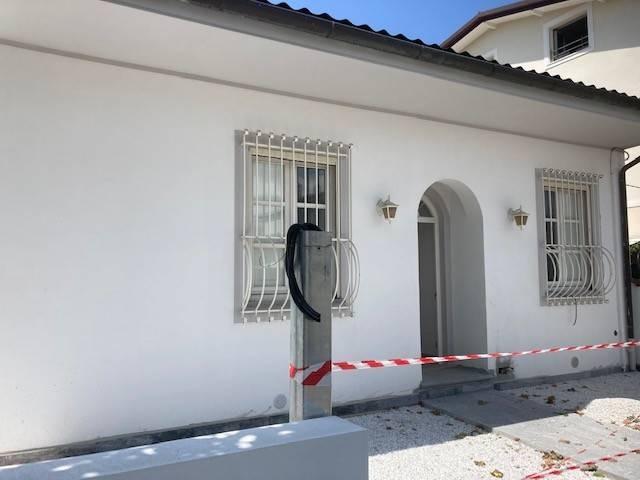 casa indipendente in vendita a Forte dei Marmi