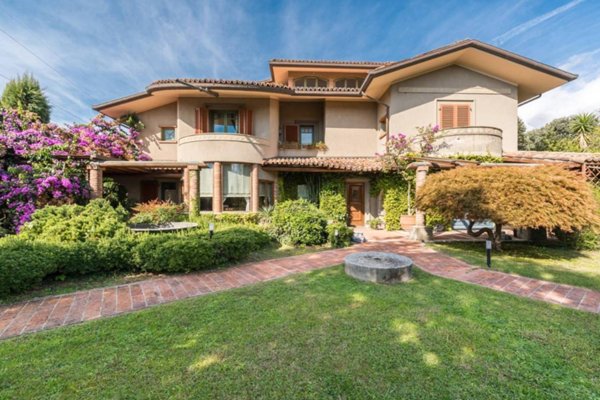 casa indipendente in vendita a Forte dei Marmi