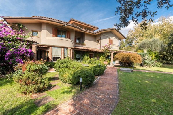 casa indipendente in vendita a Forte dei Marmi