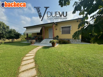 casa indipendente in vendita a Forte dei Marmi in zona Vaiana