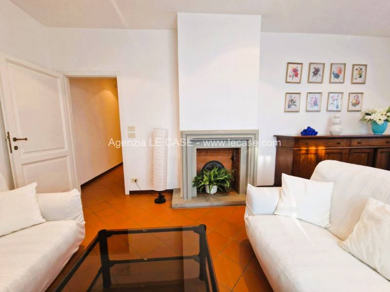 casa indipendente in vendita a Forte dei Marmi in zona Vittoria Apuana