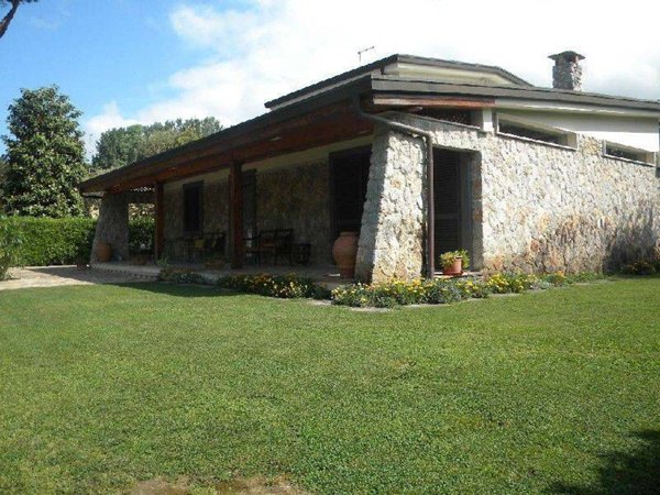 casa indipendente in vendita a Forte dei Marmi