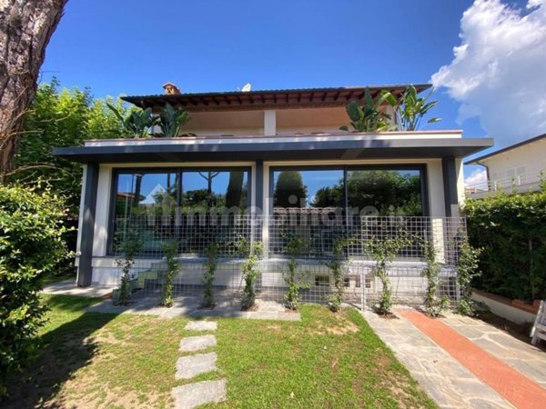 casa indipendente in vendita a Forte dei Marmi