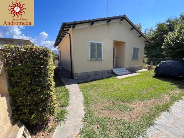 casa indipendente in vendita a Forte dei Marmi