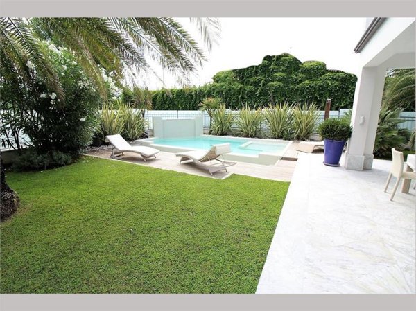 casa indipendente in vendita a Forte dei Marmi