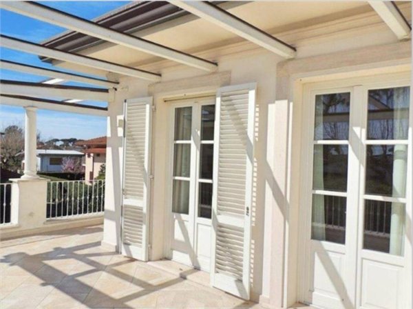 casa indipendente in vendita a Forte dei Marmi