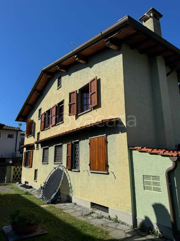 casa indipendente in vendita a Forte dei Marmi