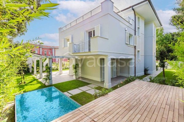 casa indipendente in vendita a Forte dei Marmi