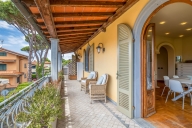casa indipendente in vendita a Forte dei Marmi