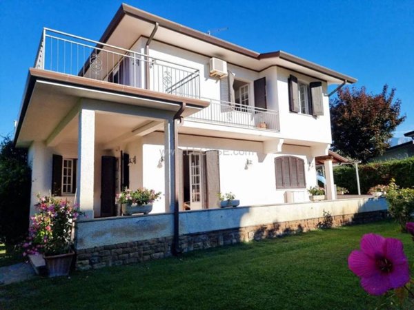 casa indipendente in vendita a Forte dei Marmi