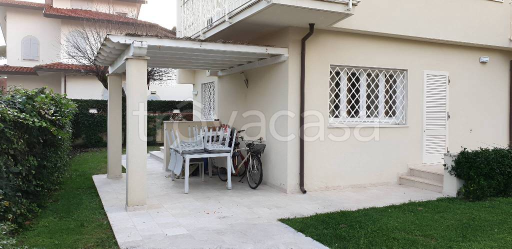 casa indipendente in vendita a Forte dei Marmi