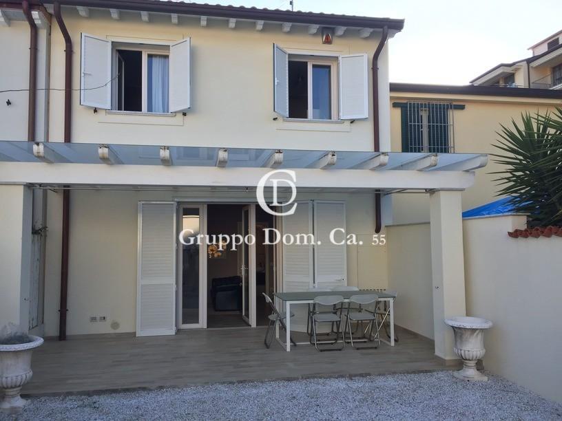 intera palazzina in vendita a Forte dei Marmi