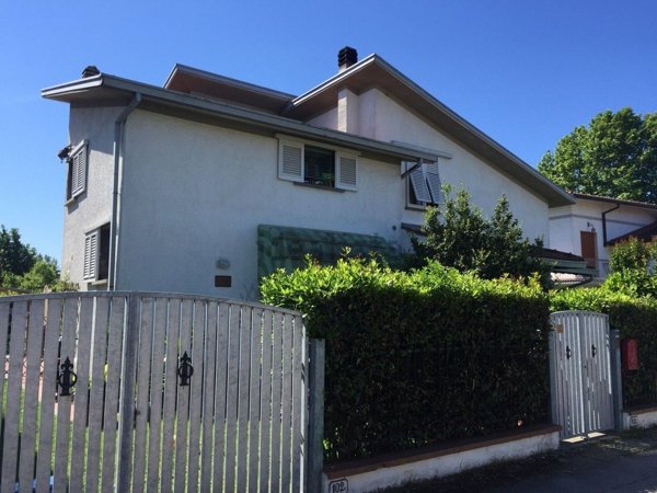 casa indipendente in vendita a Forte dei Marmi in zona Vaiana