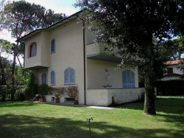 casa indipendente in vendita a Forte dei Marmi