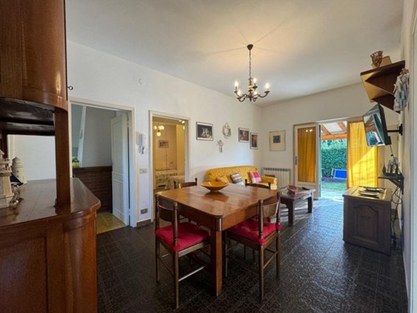 casa indipendente in vendita a Forte dei Marmi