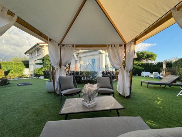 casa indipendente in vendita a Forte dei Marmi