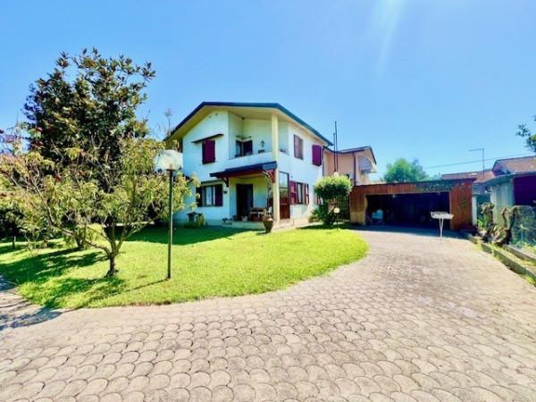casa indipendente in vendita a Forte dei Marmi in zona Vittoria Apuana